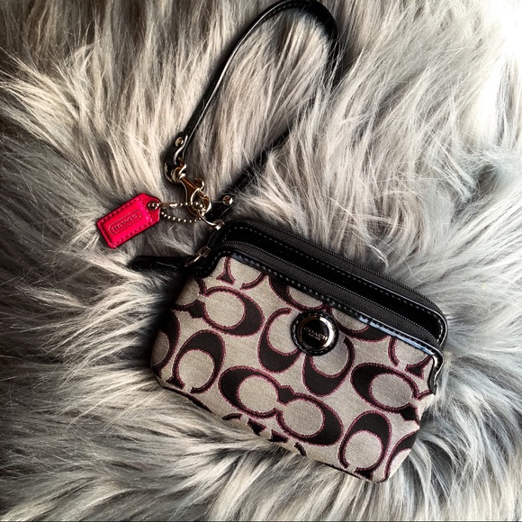 Coach Handbags - Coach wristlet